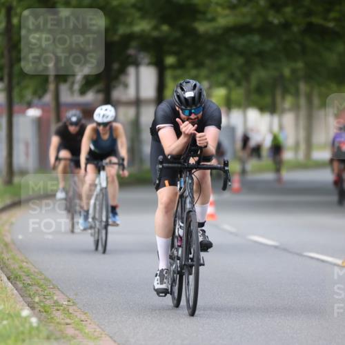 10.08.2025 - GEWOBA Citytriathlon Bremen Yannick Fuchs http://msf.ph/oto/8545795 10.08.2025 12:59:50 Radfahren 595, 614, 623, 628, 644, 698, 835, 850, 889, 907, 934, 949, 1002, 1030 meine-sportfotos.de