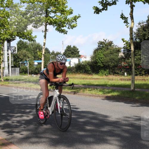 10.08.2025 - GEWOBA Citytriathlon Bremen Yannick Fuchs http://msf.ph/oto/8545799 10.08.2025 10:35:20 Radfahren 29, 43, 137, 241, 356, 359, 382, 418, 444, 445, 466, 480, 492 meine-sportfotos.de