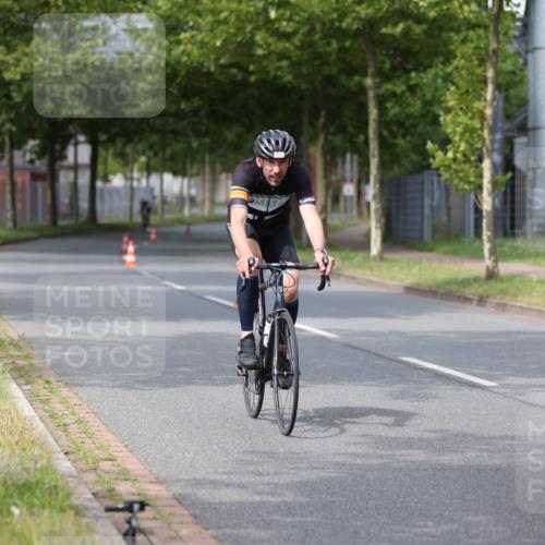 10.08.2025 - GEWOBA Citytriathlon Bremen Yannick Fuchs http://msf.ph/oto/8545803 10.08.2025 12:02:19 Radfahren 584, 844 meine-sportfotos.de