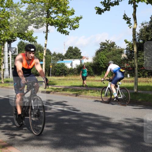 10.08.2025 - GEWOBA Citytriathlon Bremen Yannick Fuchs http://msf.ph/oto/8545807 10.08.2025 10:35:23 Radfahren 29, 43, 137, 356, 359, 382, 418, 444, 466, 480, 492 meine-sportfotos.de