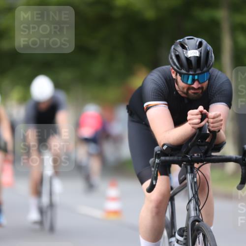 10.08.2025 - GEWOBA Citytriathlon Bremen Yannick Fuchs http://msf.ph/oto/8545809 10.08.2025 12:59:51 Radfahren 595, 614, 623, 628, 644, 698, 835, 850, 889, 907, 934, 949, 1002, 1030 meine-sportfotos.de