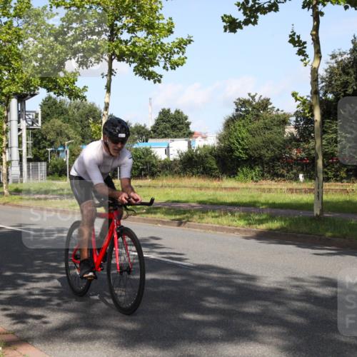 10.08.2025 - GEWOBA Citytriathlon Bremen Yannick Fuchs http://msf.ph/oto/8545812 10.08.2025 10:35:28 Radfahren 29, 43, 83, 137, 356, 359, 382, 418, 444, 466, 480, 492 meine-sportfotos.de