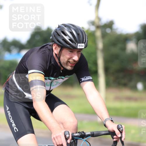 10.08.2025 - GEWOBA Citytriathlon Bremen Yannick Fuchs http://msf.ph/oto/8545815 10.08.2025 12:02:20 Radfahren 584, 844 meine-sportfotos.de