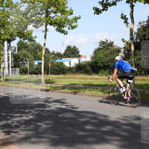 10.08.2025 - GEWOBA Citytriathlon Bremen Yannick Fuchs http://msf.ph/oto/8545824 10.08.2025 10:35:33 Radfahren 43, 83, 137, 356, 359, 392, 418, 454, 466, 480, 492 meine-sportfotos.de