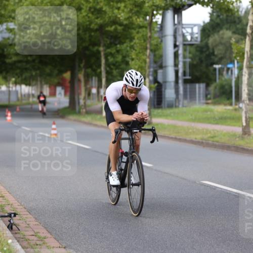 10.08.2025 - GEWOBA Citytriathlon Bremen Yannick Fuchs http://msf.ph/oto/8545826 10.08.2025 12:02:27 Radfahren 584, 844 meine-sportfotos.de