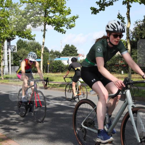 10.08.2025 - GEWOBA Citytriathlon Bremen Yannick Fuchs http://msf.ph/oto/8545832 10.08.2025 10:35:36 Radfahren 83, 137, 356, 392, 418, 454, 466, 480 meine-sportfotos.de