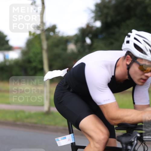 10.08.2025 - GEWOBA Citytriathlon Bremen Yannick Fuchs http://msf.ph/oto/8545840 10.08.2025 12:02:28 Radfahren 584, 844 meine-sportfotos.de