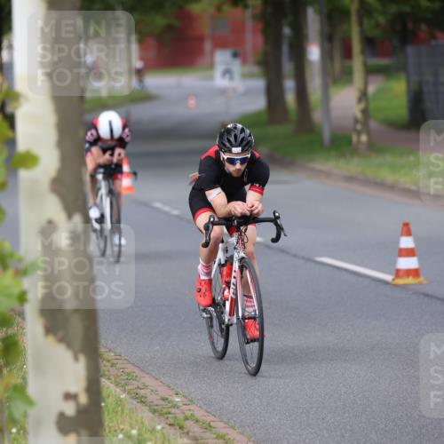 10.08.2025 - GEWOBA Citytriathlon Bremen Yannick Fuchs http://msf.ph/oto/8545844 10.08.2025 12:02:44 Radfahren 566, 637 meine-sportfotos.de