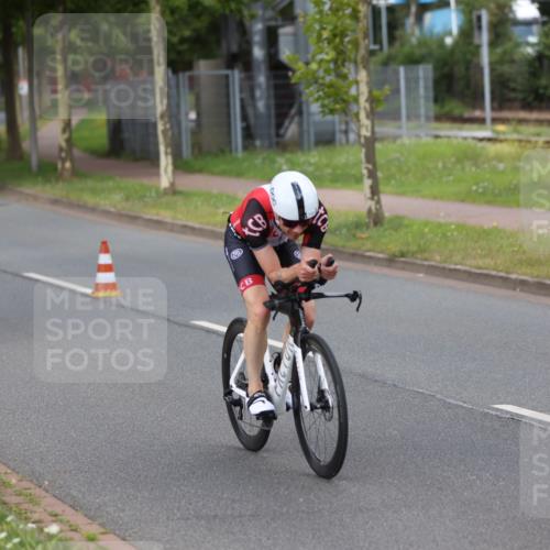 10.08.2025 - GEWOBA Citytriathlon Bremen Yannick Fuchs http://msf.ph/oto/8545860 10.08.2025 12:02:46 Radfahren 566, 637 meine-sportfotos.de