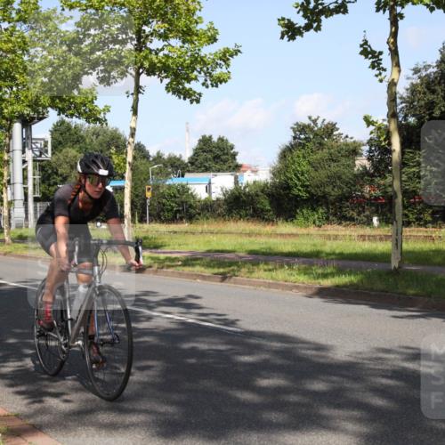 10.08.2025 - GEWOBA Citytriathlon Bremen Yannick Fuchs http://msf.ph/oto/8545863 10.08.2025 10:35:55 Radfahren 71, 109, 225, 392, 452, 454, 493 meine-sportfotos.de