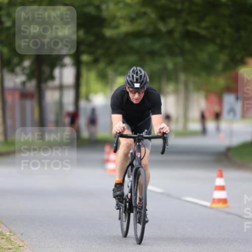 10.08.2025 - GEWOBA Citytriathlon Bremen Yannick Fuchs http://msf.ph/oto/8545864 10.08.2025 13:00:01 Radfahren 614, 623, 628, 652, 698, 803, 835, 848, 850, 871, 889, 934, 1002, 1012, 1022, 1030 meine-sportfotos.de