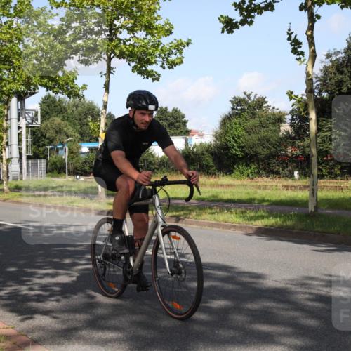 10.08.2025 - GEWOBA Citytriathlon Bremen Yannick Fuchs http://msf.ph/oto/8545869 10.08.2025 10:36:10 Radfahren 373, 401, 450, 493 meine-sportfotos.de