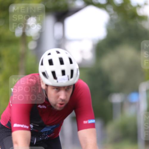 10.08.2025 - GEWOBA Citytriathlon Bremen Yannick Fuchs http://msf.ph/oto/8545870 10.08.2025 13:00:08 Radfahren 628, 652, 803, 835, 848, 871, 983, 1002, 1012, 1022, 1030 meine-sportfotos.de