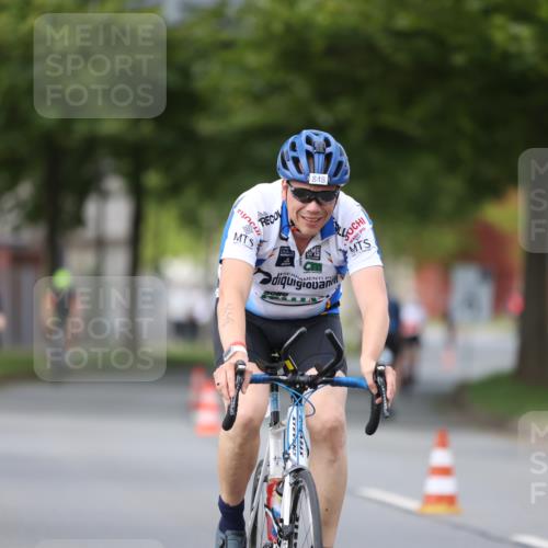 10.08.2025 - GEWOBA Citytriathlon Bremen Yannick Fuchs http://msf.ph/oto/8545884 10.08.2025 13:00:10 Radfahren 652, 665, 803, 835, 848, 871, 983, 1002, 1012, 1022, 1030 meine-sportfotos.de