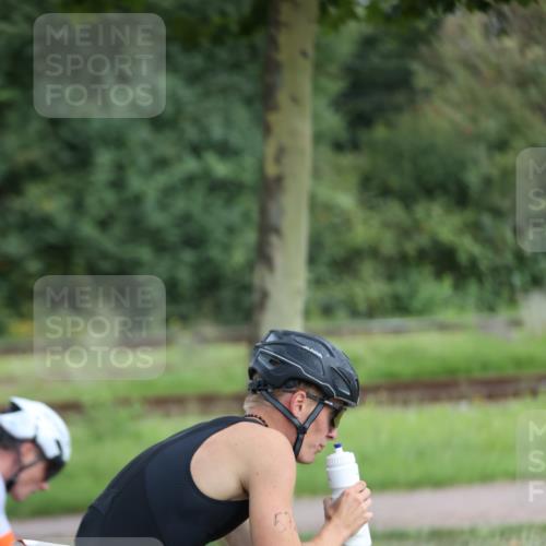 10.08.2025 - GEWOBA Citytriathlon Bremen Yannick Fuchs http://msf.ph/oto/8545886 10.08.2025 12:04:25 Radfahren 572, 719, 734 meine-sportfotos.de