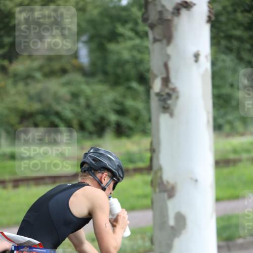 10.08.2025 - GEWOBA Citytriathlon Bremen Yannick Fuchs http://msf.ph/oto/8545888 10.08.2025 12:04:25 Radfahren 572, 719, 734 meine-sportfotos.de