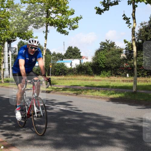 10.08.2025 - GEWOBA Citytriathlon Bremen Yannick Fuchs http://msf.ph/oto/8545893 10.08.2025 10:36:29 Radfahren 99, 115, 117, 159, 231, 378, 397, 401, 447 meine-sportfotos.de