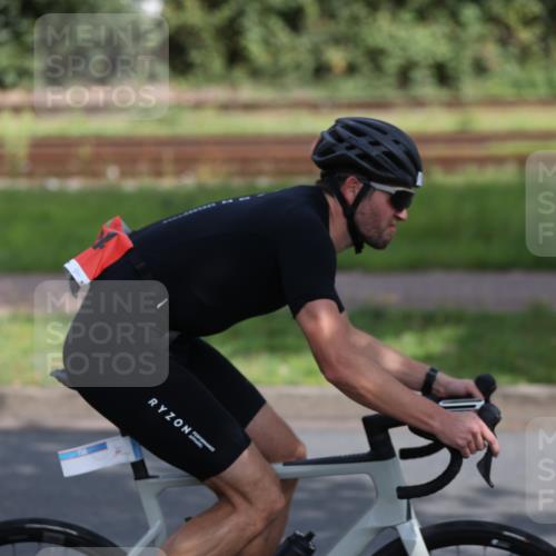 10.08.2025 - GEWOBA Citytriathlon Bremen Yannick Fuchs http://msf.ph/oto/8545897 10.08.2025 12:04:34 Radfahren 572, 719, 734 meine-sportfotos.de