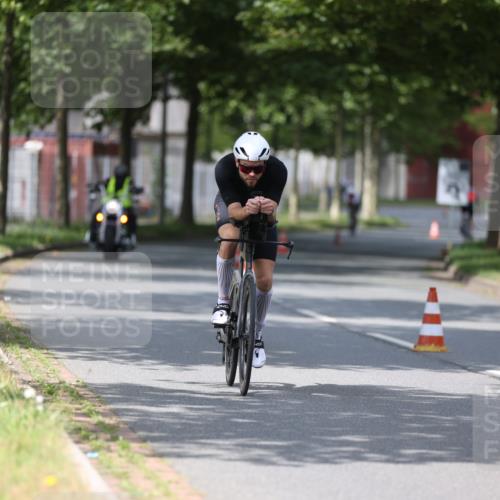 10.08.2025 - GEWOBA Citytriathlon Bremen Yannick Fuchs http://msf.ph/oto/8545900 10.08.2025 12:06:03 Radfahren 554, 729, 1027 meine-sportfotos.de