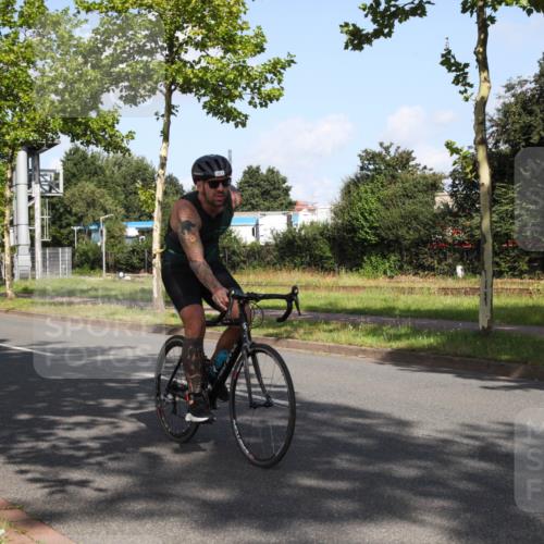 10.08.2025 - GEWOBA Citytriathlon Bremen Yannick Fuchs http://msf.ph/oto/8545908 10.08.2025 10:36:38 Radfahren 99, 115, 117, 159, 378, 397, 447, 497 meine-sportfotos.de