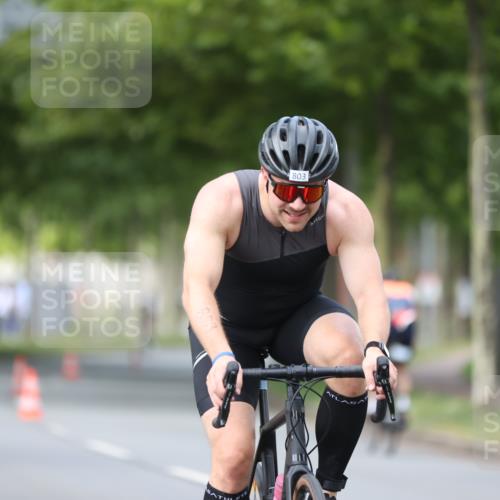 10.08.2025 - GEWOBA Citytriathlon Bremen Yannick Fuchs http://msf.ph/oto/8545909 10.08.2025 13:00:14 Radfahren 652, 665, 803, 848, 871, 983, 1012, 1022, 1030 meine-sportfotos.de