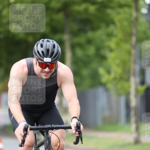 10.08.2025 - GEWOBA Citytriathlon Bremen Yannick Fuchs http://msf.ph/oto/8545913 10.08.2025 13:00:14 Radfahren 652, 665, 803, 848, 871, 983, 1012, 1022, 1030 meine-sportfotos.de