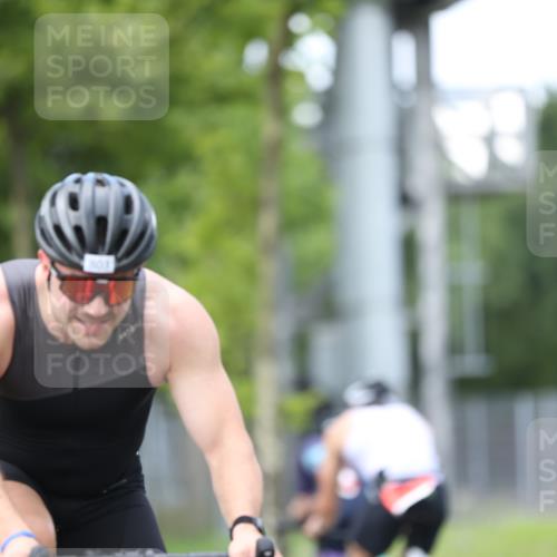 10.08.2025 - GEWOBA Citytriathlon Bremen Yannick Fuchs http://msf.ph/oto/8545916 10.08.2025 13:00:14 Radfahren 652, 665, 803, 848, 871, 983, 1012, 1022, 1030 meine-sportfotos.de