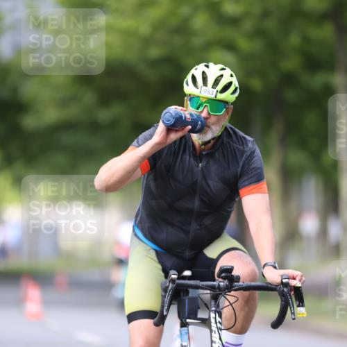 10.08.2025 - GEWOBA Citytriathlon Bremen Yannick Fuchs http://msf.ph/oto/8545919 10.08.2025 13:00:17 Radfahren 652, 665, 803, 848, 871, 983, 1012, 1022 meine-sportfotos.de