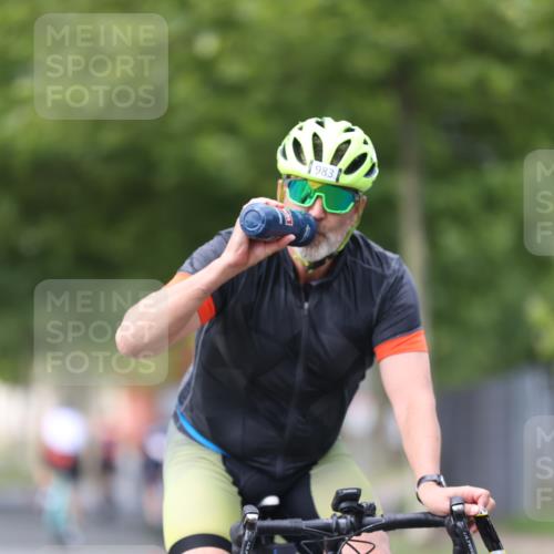 10.08.2025 - GEWOBA Citytriathlon Bremen Yannick Fuchs http://msf.ph/oto/8545922 10.08.2025 13:00:17 Radfahren 652, 665, 803, 848, 871, 983, 1012, 1022 meine-sportfotos.de