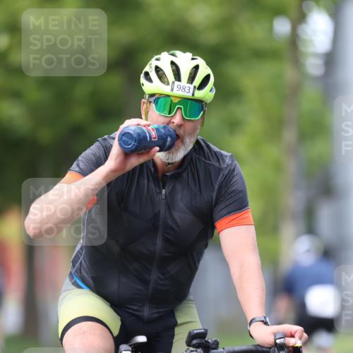 10.08.2025 - GEWOBA Citytriathlon Bremen Yannick Fuchs http://msf.ph/oto/8545925 10.08.2025 13:00:17 Radfahren 652, 665, 803, 848, 871, 983, 1012, 1022 meine-sportfotos.de