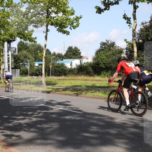 10.08.2025 - GEWOBA Citytriathlon Bremen Yannick Fuchs http://msf.ph/oto/8545929 10.08.2025 10:36:46 Radfahren 115, 397, 447, 497 meine-sportfotos.de