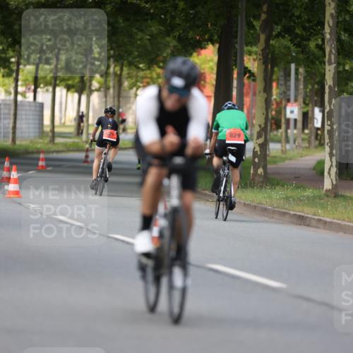 10.08.2025 - GEWOBA Citytriathlon Bremen Yannick Fuchs http://msf.ph/oto/8545931 10.08.2025 13:00:24 Radfahren 665, 803, 983 meine-sportfotos.de