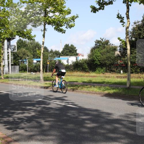 10.08.2025 - GEWOBA Citytriathlon Bremen Yannick Fuchs http://msf.ph/oto/8545936 10.08.2025 10:36:56 Radfahren 85, 381, 464, 497 meine-sportfotos.de
