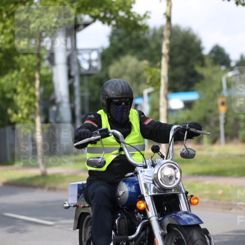 10.08.2025 - GEWOBA Citytriathlon Bremen Yannick Fuchs http://msf.ph/oto/8545937 10.08.2025 12:06:07 Radfahren 554, 729 meine-sportfotos.de