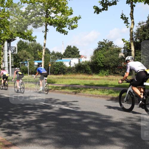 10.08.2025 - GEWOBA Citytriathlon Bremen Yannick Fuchs http://msf.ph/oto/8545941 10.08.2025 10:36:58 Radfahren 85, 381, 464, 497 meine-sportfotos.de