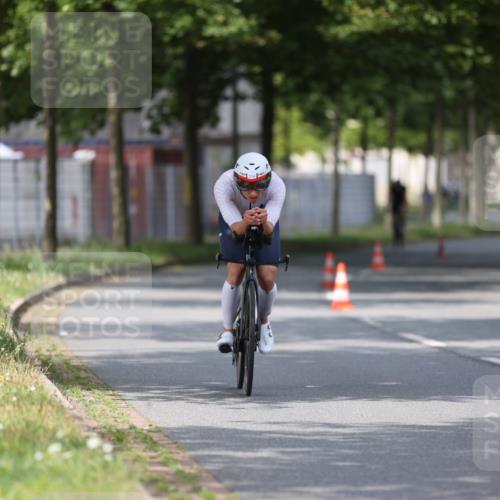 10.08.2025 - GEWOBA Citytriathlon Bremen Yannick Fuchs http://msf.ph/oto/8545945 10.08.2025 12:06:09 Radfahren 554, 614, 729 meine-sportfotos.de