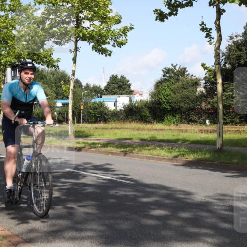 10.08.2025 - GEWOBA Citytriathlon Bremen Yannick Fuchs http://msf.ph/oto/8545947 10.08.2025 10:37:08 Radfahren 85, 381, 464 meine-sportfotos.de