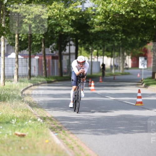 10.08.2025 - GEWOBA Citytriathlon Bremen Yannick Fuchs http://msf.ph/oto/8545949 10.08.2025 12:06:09 Radfahren 554, 614, 729 meine-sportfotos.de