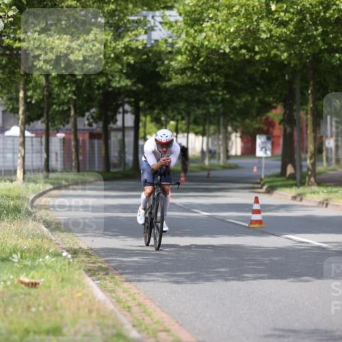 10.08.2025 - GEWOBA Citytriathlon Bremen Yannick Fuchs http://msf.ph/oto/8545953 10.08.2025 12:06:10 Radfahren 554, 614, 729 meine-sportfotos.de