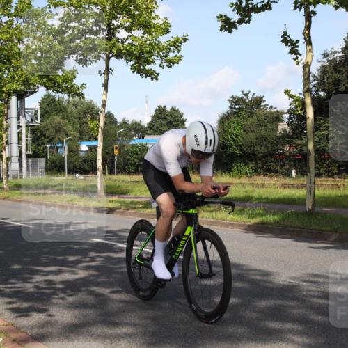 10.08.2025 - GEWOBA Citytriathlon Bremen Yannick Fuchs http://msf.ph/oto/8545954 10.08.2025 10:37:21 Radfahren 121, 145, 455, 464 meine-sportfotos.de