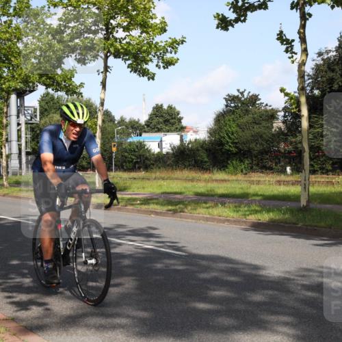 10.08.2025 - GEWOBA Citytriathlon Bremen Yannick Fuchs http://msf.ph/oto/8545957 10.08.2025 10:37:24 Radfahren 33, 75, 121, 145, 455 meine-sportfotos.de