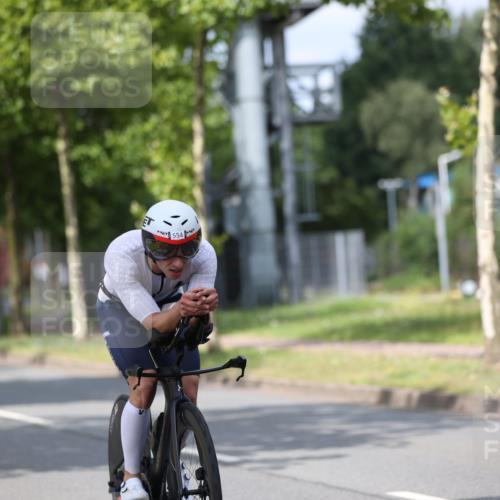 10.08.2025 - GEWOBA Citytriathlon Bremen Yannick Fuchs http://msf.ph/oto/8545963 10.08.2025 12:06:10 Radfahren 554, 614, 729 meine-sportfotos.de