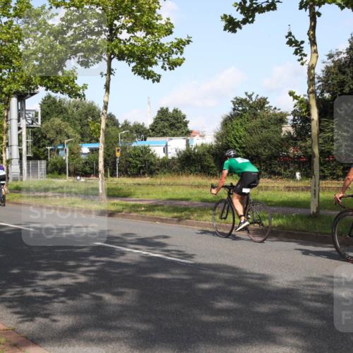 10.08.2025 - GEWOBA Citytriathlon Bremen Yannick Fuchs http://msf.ph/oto/8545966 10.08.2025 10:37:26 Radfahren 33, 75, 121, 145, 219, 455, 485 meine-sportfotos.de
