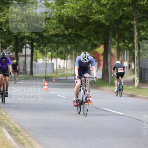 10.08.2025 - GEWOBA Citytriathlon Bremen Yannick Fuchs http://msf.ph/oto/8545967 10.08.2025 13:00:42 Radfahren 581, 613, 785, 1023 meine-sportfotos.de