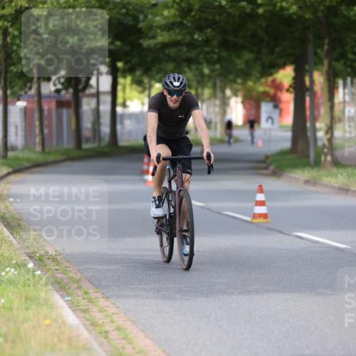 10.08.2025 - GEWOBA Citytriathlon Bremen Yannick Fuchs http://msf.ph/oto/8545978 10.08.2025 12:06:18 Radfahren 554, 580, 614, 634 meine-sportfotos.de