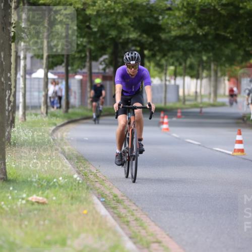 10.08.2025 - GEWOBA Citytriathlon Bremen Yannick Fuchs http://msf.ph/oto/8545981 10.08.2025 13:00:43 Radfahren 581, 613, 785, 1023 meine-sportfotos.de