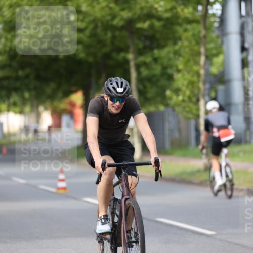 10.08.2025 - GEWOBA Citytriathlon Bremen Yannick Fuchs http://msf.ph/oto/8545988 10.08.2025 12:06:19 Radfahren 554, 580, 614, 634 meine-sportfotos.de