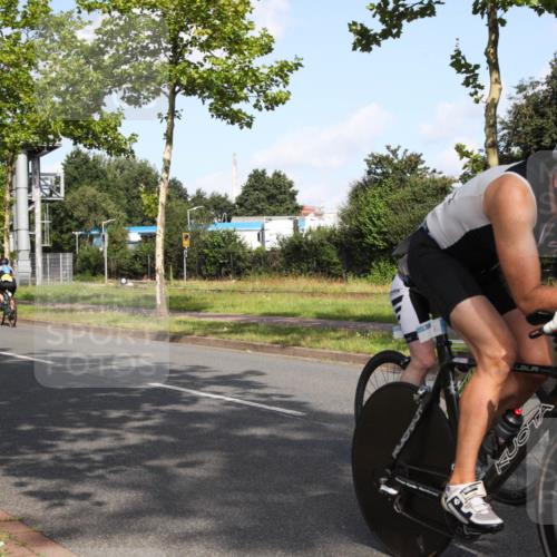 10.08.2025 - GEWOBA Citytriathlon Bremen Yannick Fuchs http://msf.ph/oto/8545990 10.08.2025 10:37:34 Radfahren 33, 49, 75, 121, 123, 145, 219, 375, 455, 485 meine-sportfotos.de