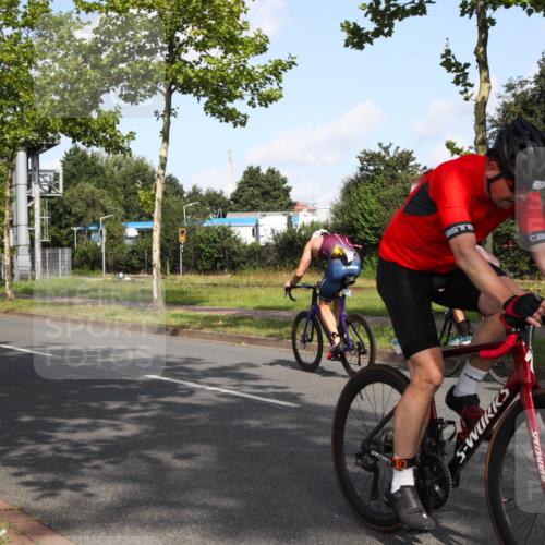 10.08.2025 - GEWOBA Citytriathlon Bremen Yannick Fuchs http://msf.ph/oto/8546002 10.08.2025 10:37:37 Radfahren 33, 49, 75, 123, 219, 375, 455, 474, 485 meine-sportfotos.de
