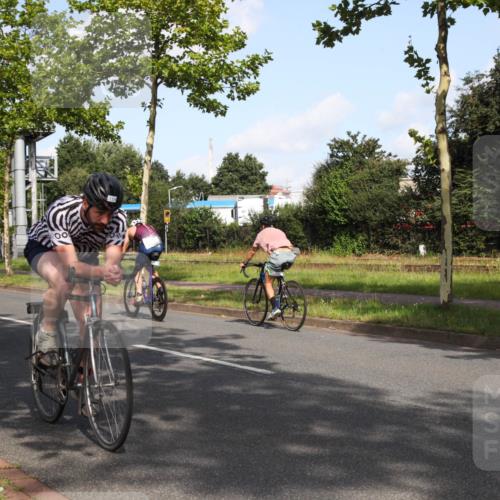 10.08.2025 - GEWOBA Citytriathlon Bremen Yannick Fuchs http://msf.ph/oto/8546007 10.08.2025 10:37:38 Radfahren 33, 49, 75, 123, 219, 375, 455, 474, 485, 501 meine-sportfotos.de
